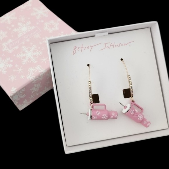 BETSEY JOHNSON Christmas Holiday Pink & White Snowflake Stanley Cup Earrings NWT - Picture 12 of 13